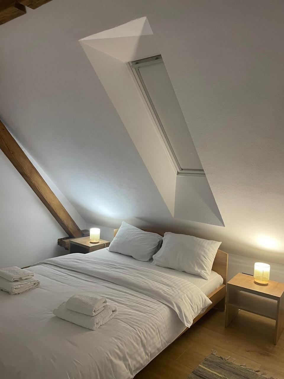 Residence 48 Beautiful Building Within Moments From The Old Town Of Brasov Exterior photo